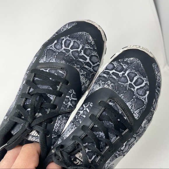 NIKE Free 5.0 V4 Black Gray Snake Print 695168-004 Running Shoes Womens - Picture 5 of 12